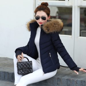 Krásná teplá hřejivá dámská zimní bunda s kožichem