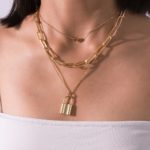 Dámský módní náhrdelník se zámkem a srdíčkem - Zlata, 2