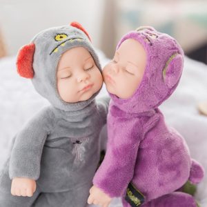 Dětská realistická panenka - spící miminko