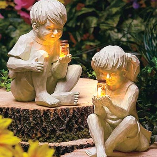 Postavičky dětí se svícínkem na zahradu - Girl