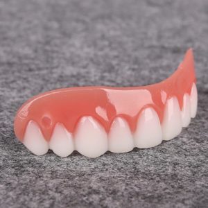 Silikonová zubní náhrada