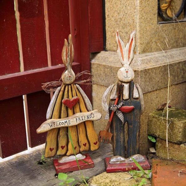 Veselý velikonoční dekorační zajíc - dřevěný - B